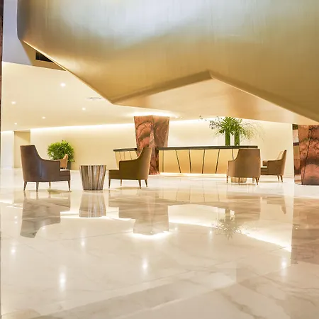 Savoy Palace - The Leading Of The World - Savoy Signature 푼샬